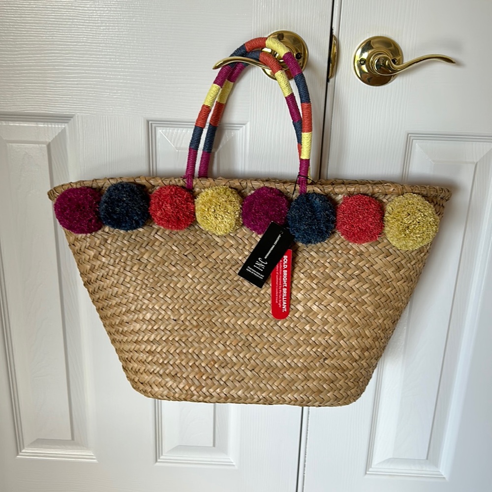 INC POM POM  RESORT TOTE